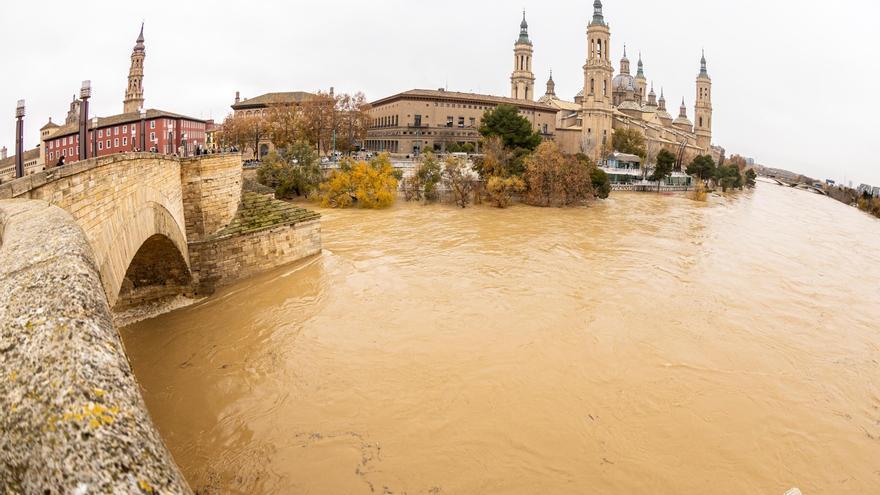 Crecida del río Ebro en Zaragoza | Última hora en DIRECTO