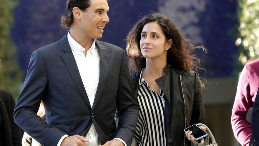 El tenista Rafa Nadal, junto a su novia, Xisca Perelló.