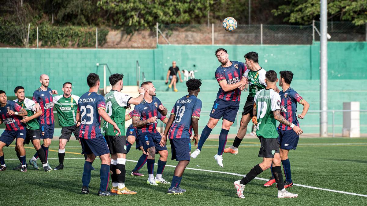 Foto d'arxiu del partit entre Sallent i Fruitosenc de la primera volta