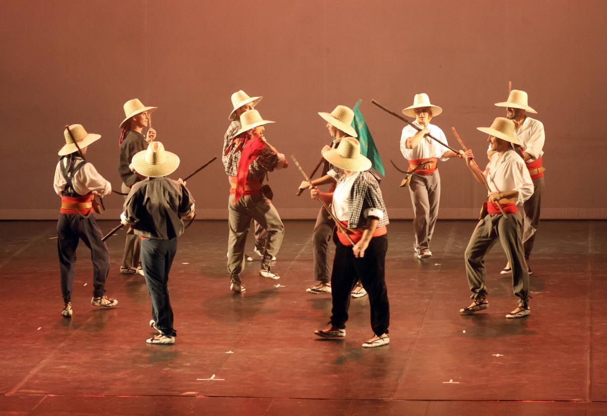 GALERIA | L’Esbart Dansaire Santvicentí estrena espectacle al Conservatori de Manresa GALERIA | L’Esbart Dansaire Santvicentí estrena espectacle al Conservatori de Manresa