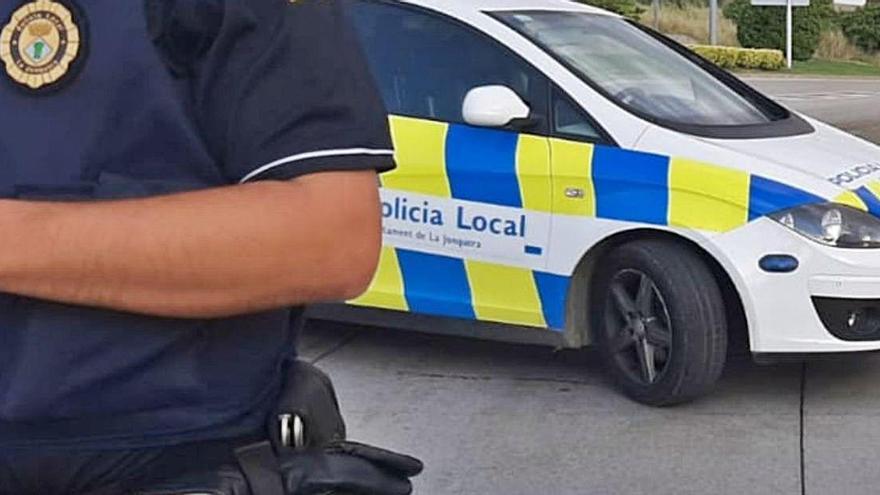 La Policia Local al lloc dels fets.