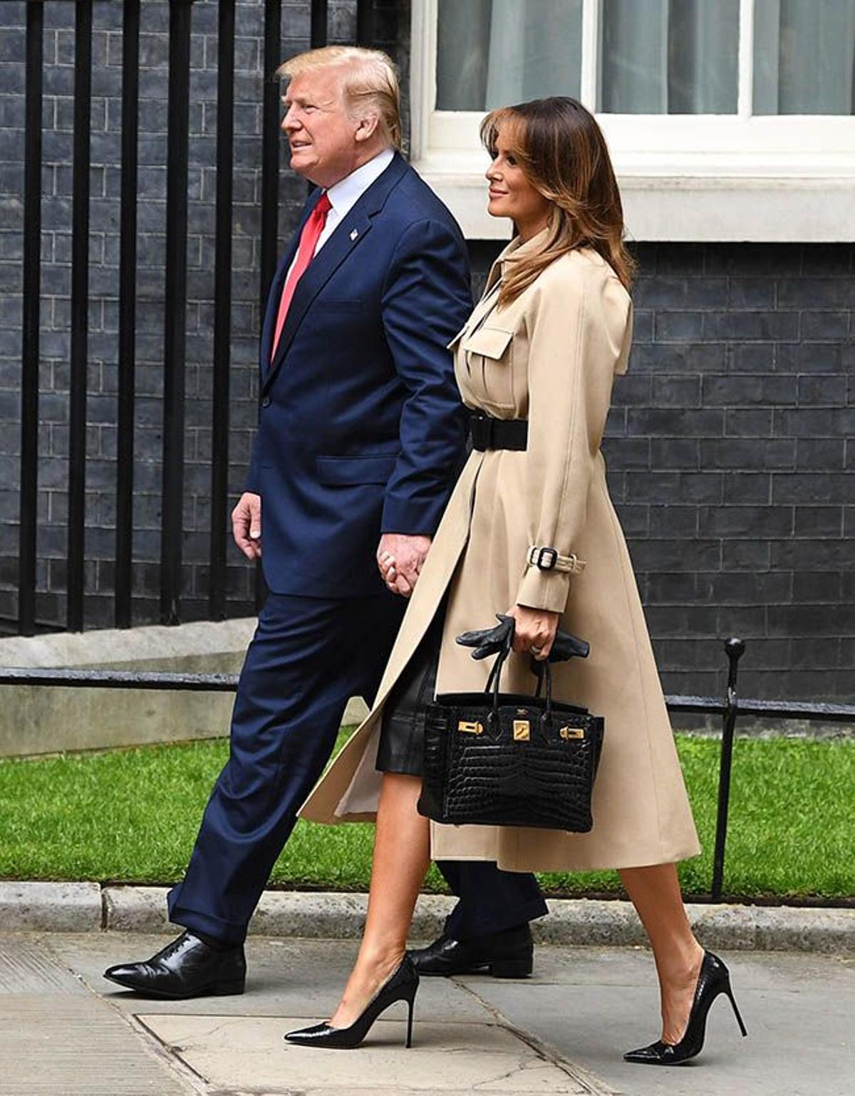 Melania Trump a su llegada a Downing Street con Donald Trump