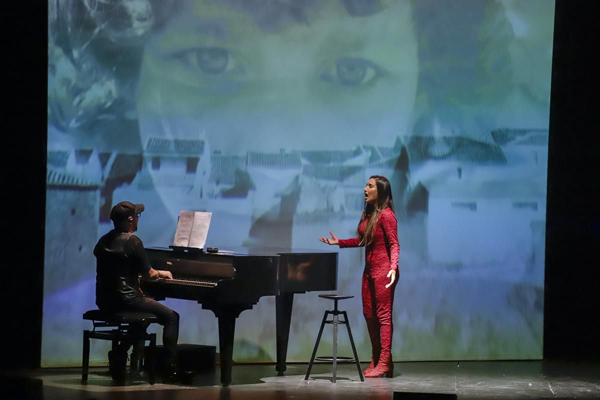 Lorca port Saura, el debut en el teatro de India Martínez