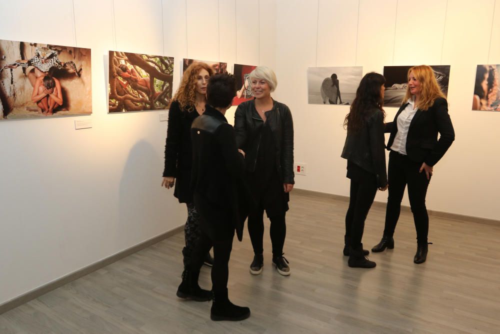 El centro juvenil C19 de Vila acogió la inauguración de la exposición ´Les dones fotògrafes a Ibiza´,