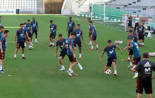 La Rojita pisa el Arcángel