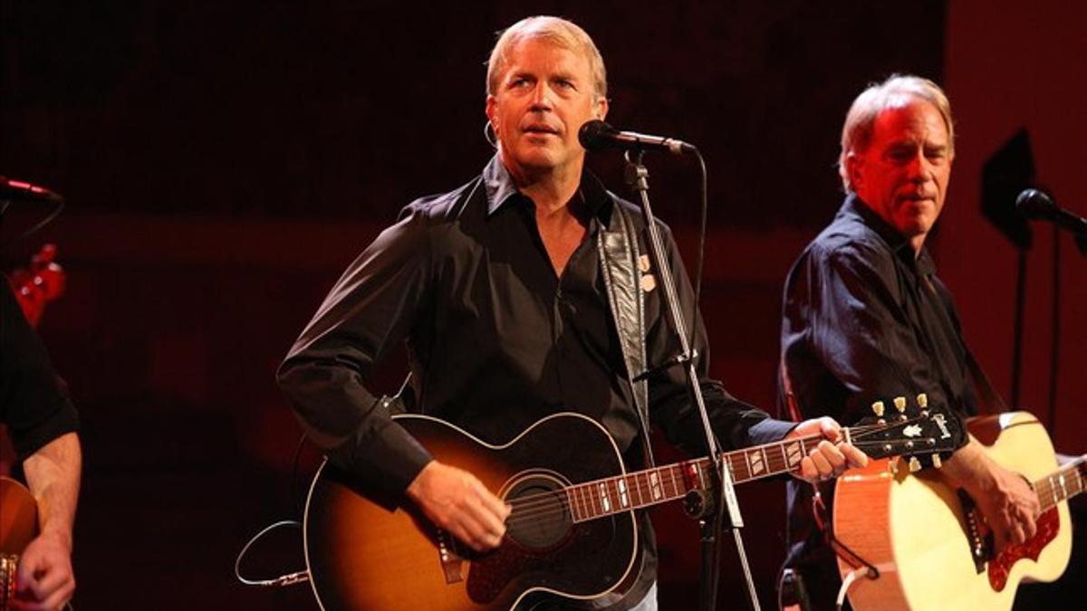 Kevin Costner, durante su actuación en el Palau en febrero del 2010.