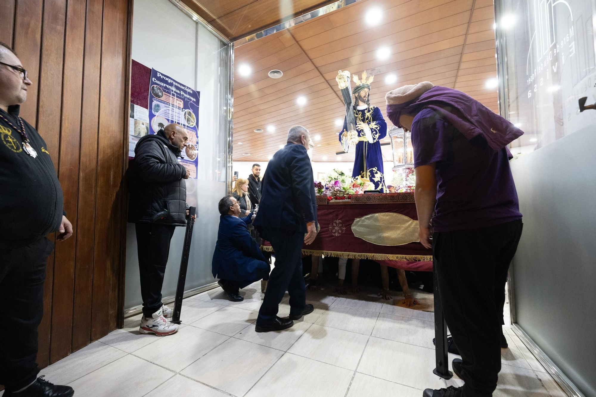 El Jesús del Gran Poder sube a costal a la Catedral