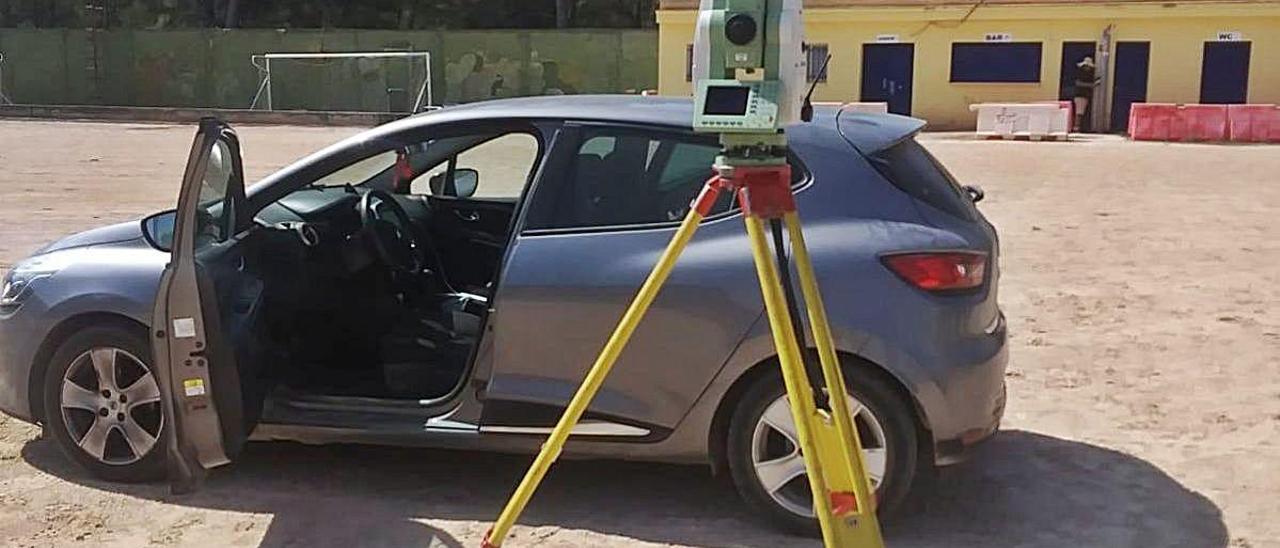 Trabajos topográficos en el campo.