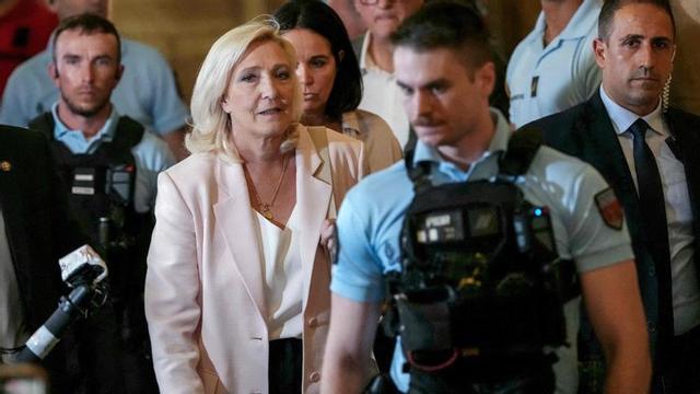 Marine Le Pen, al juliol, després del judici per corrupció a membres del seu partit. | DIMITAR DILKOFF / AFP