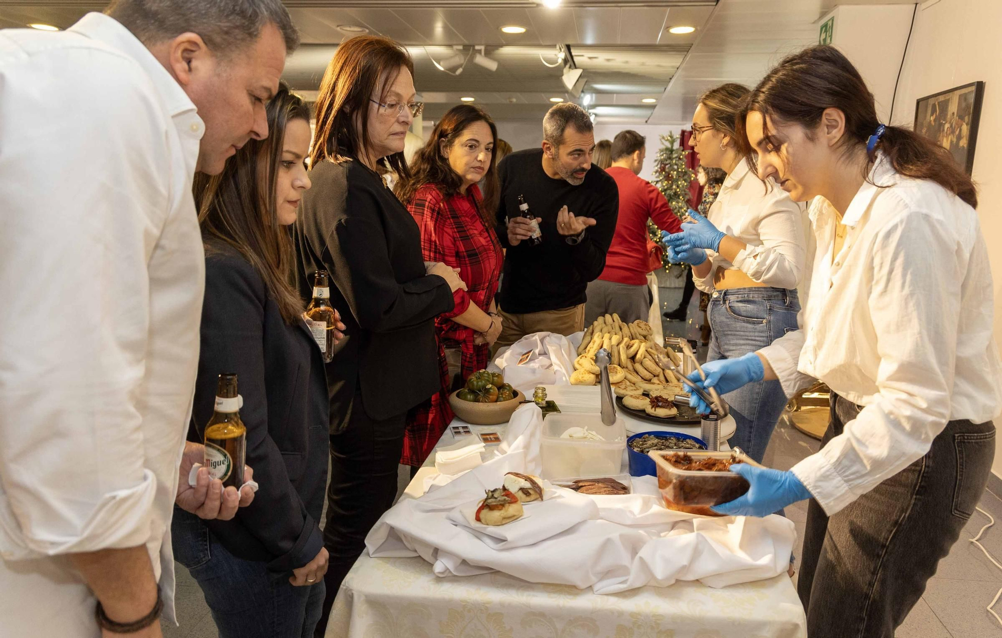 INFORMACIÓN se viste de Navidad con su tradicional comida de clientes y agencias