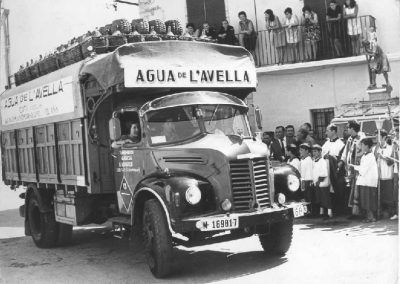 Transporte de agua de l’Avellà.