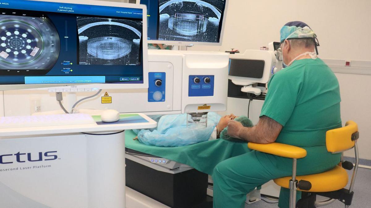 Un médico
en un hospital
privado. | FdV
