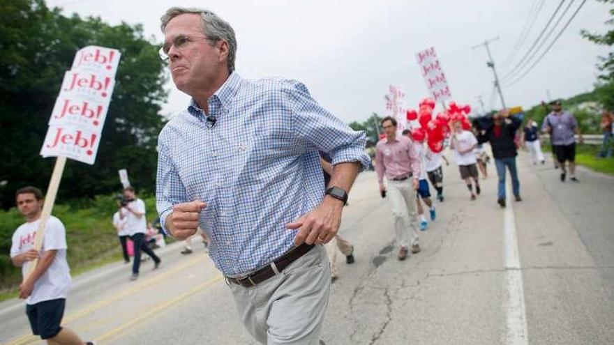 Bush, en una marcha con motivo del Día de la Independencia. // Reuters