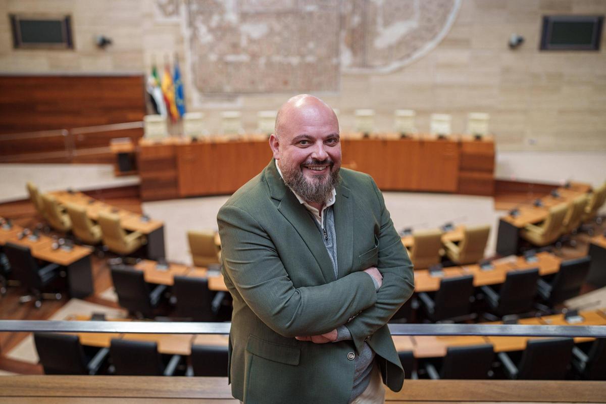 Manuel Naharro Gata, presidente de la Mesa de la Asamblea de Extremadura en la XII Legislatura.