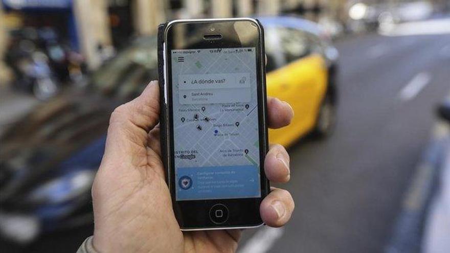 La Audiencia investiga una querella de los taxistas contra Uber y Cabify