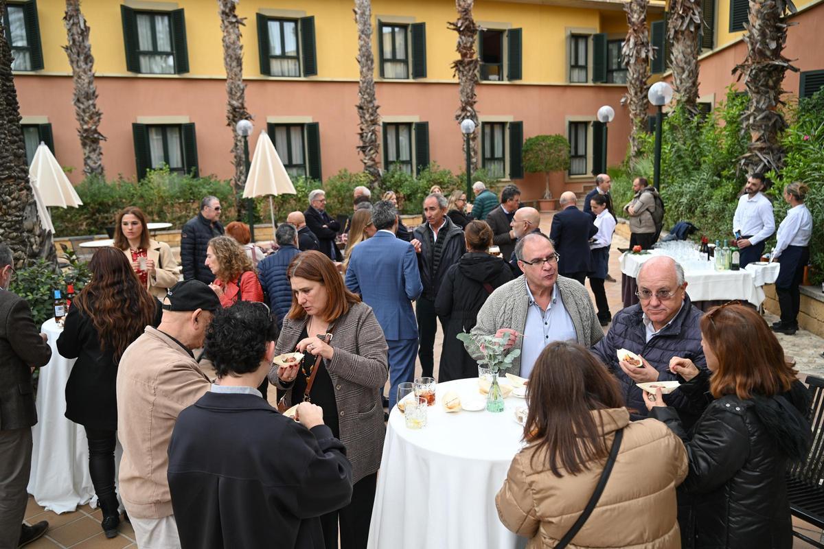 La granada mollar protagonista en la inauguración de Menjars de la Terra en el Restaurante La Taula de Elche