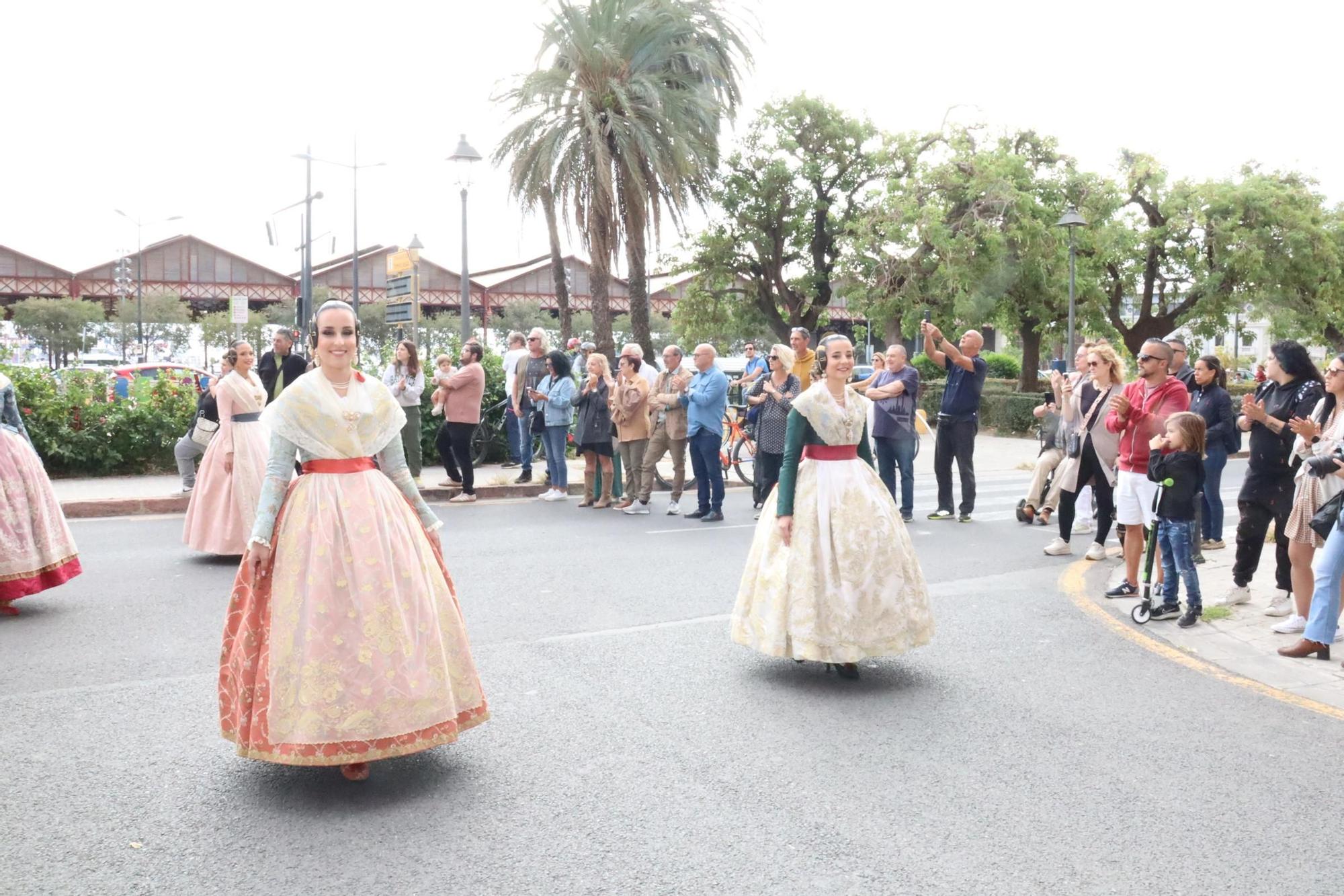Día grande de Marina, María Estela y las cortes: baño de multitudes en el Marítim
