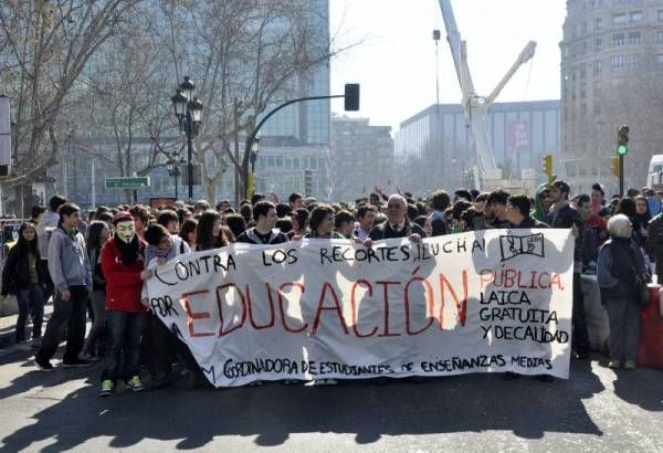 Imágenes de la jornada de huelga estudiantil en Zaragoza