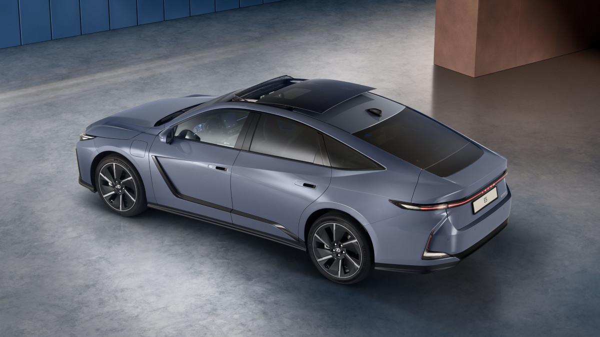 Lexus ES 2026