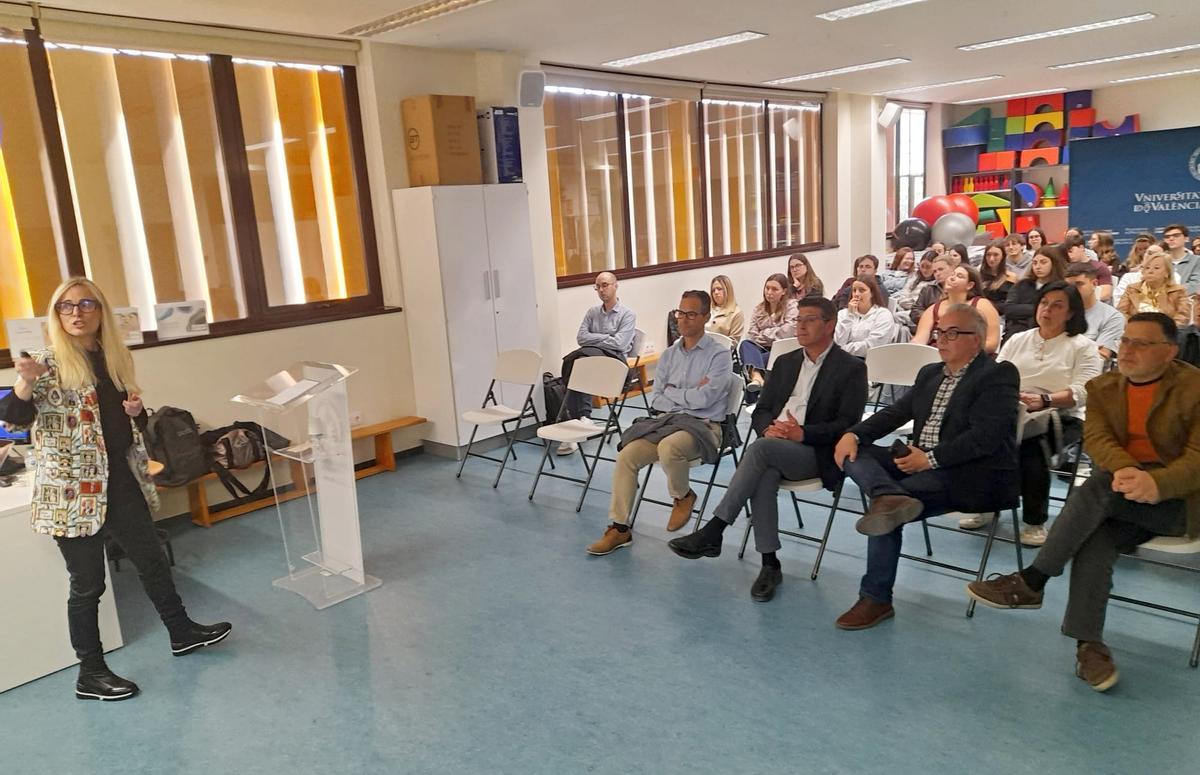 Ontinyent abre la Semana Pedagógica con una exposición y la presentación del trabajo ganador del III Premio Balarma