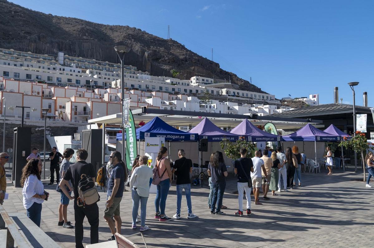 HiperDino abre puertas al empleo con la colaboración del Ayuntamiento de Mogán y Mogán Mall.