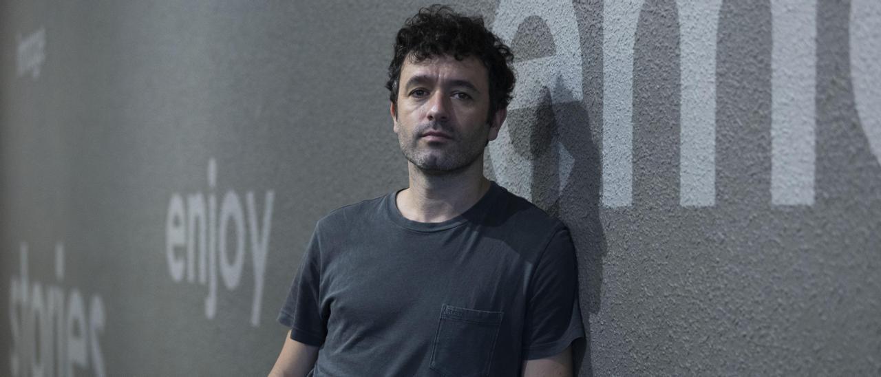 El director de cine Rodrigo Sorogoyen en los cines Kinépolis de Paterna.