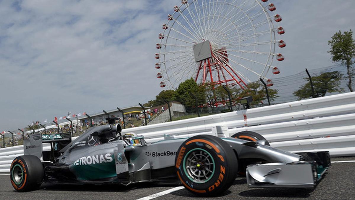 El Mercedes de Lewis Hamilton, durante los entrenamientos libres del Gran Premio de Japón, este viernes en el circuito de Suzuka