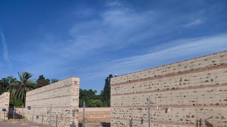 La falta de subministrament elèctric per al reg retarda el nou jardí de Trini Simó