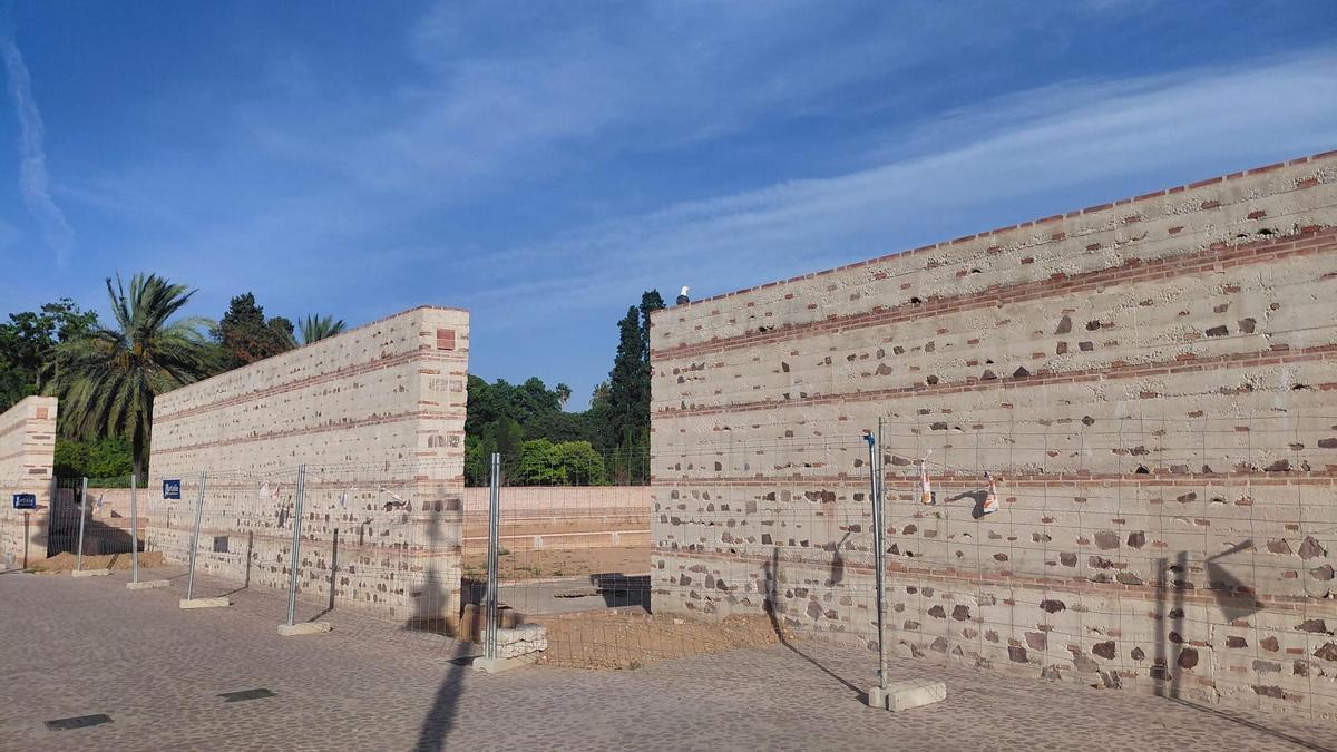 El mur d’atovó nou del jardí de Trini Simó