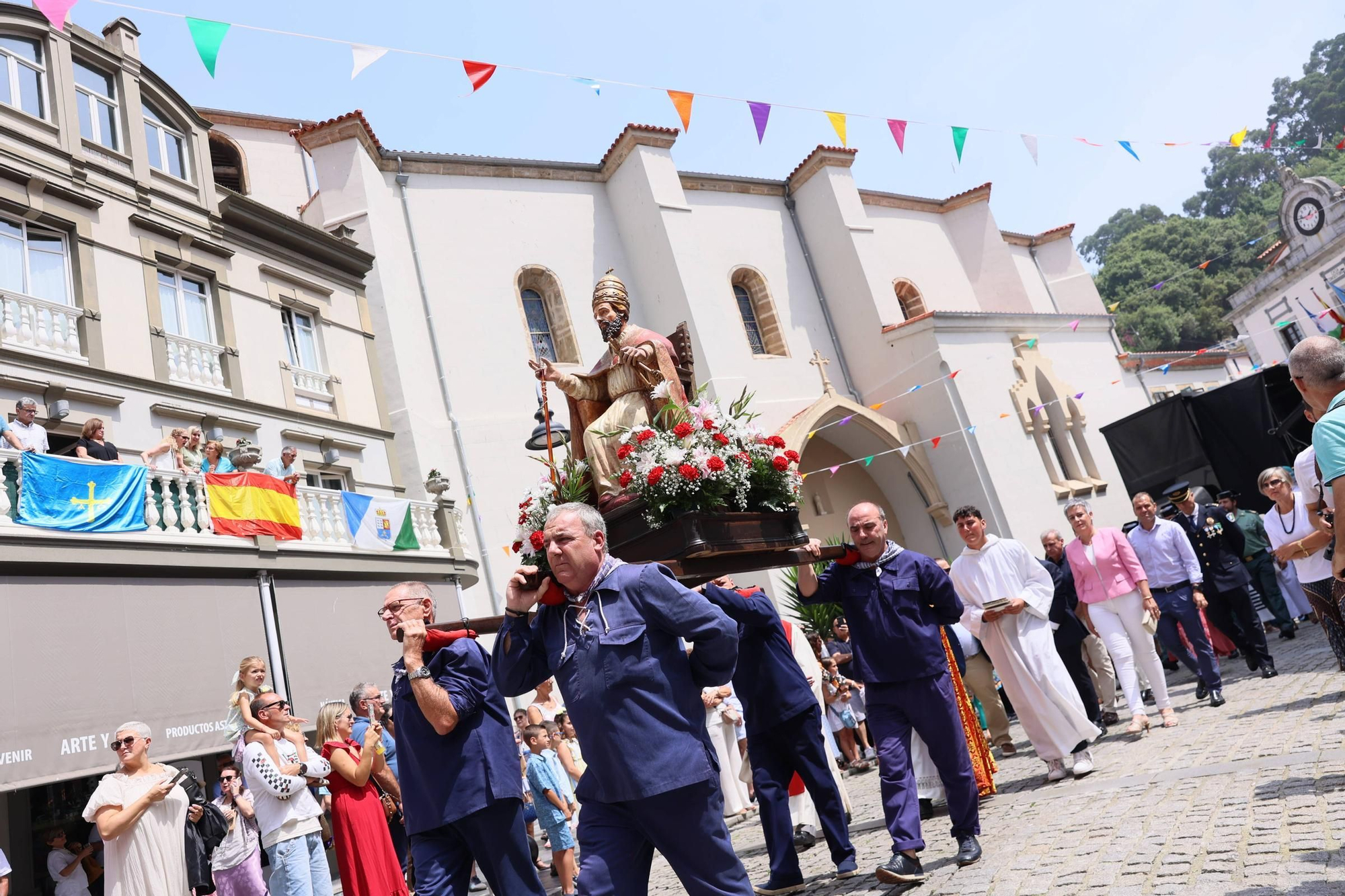 EN IMÁGENES: así fue el día de L'Amuravela en Cudillero