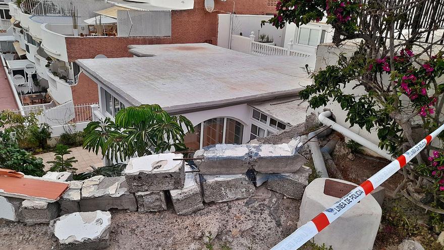 En primer término, la vivienda donde se produjo el homicidio del ciudadano ruso en la madrugada del sábado.