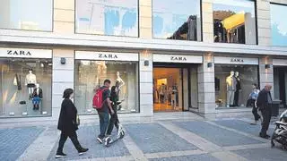 La alcaldesa de Castelló asegura que tratará de revertir el cierre de Zara en el centro