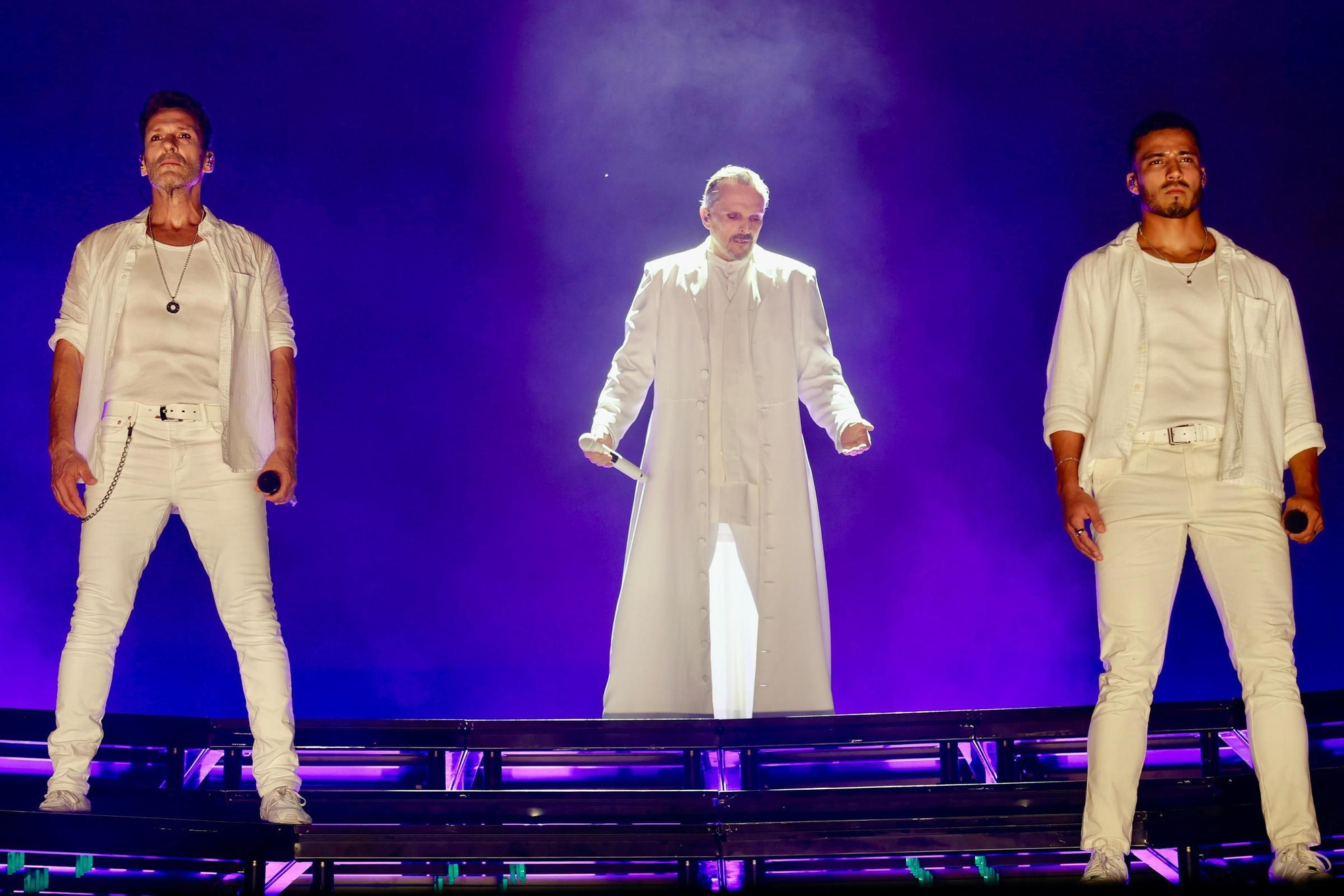Miguel Bosé disfruta sobre el Ciutat