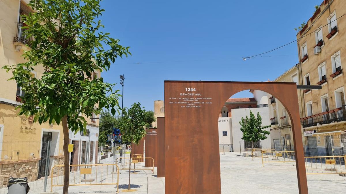 Los arcos de la nueva plaza de Elda.