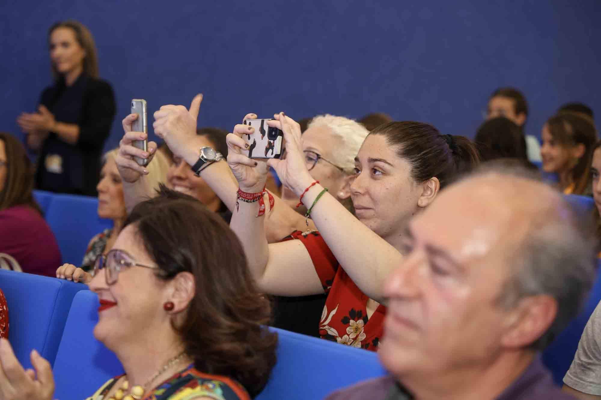 Entrega de premios del concurso infantil de relatos cortos "Cuéntame un cuento para comer" en el Club INFORMACIÓN organizado por COES
