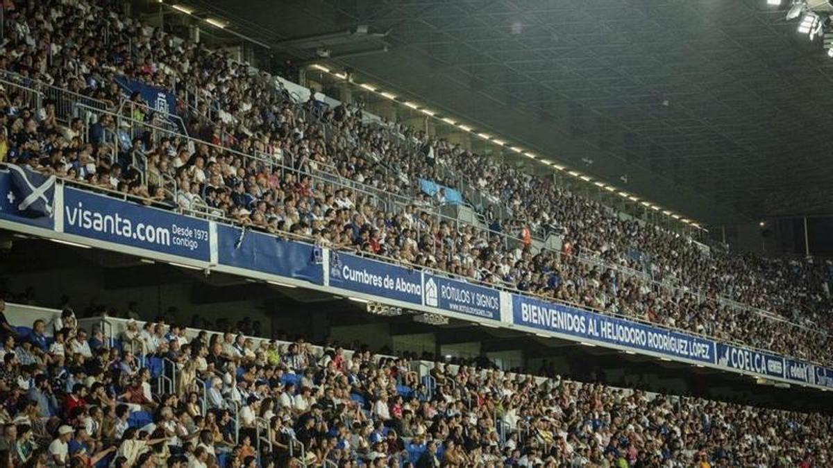 Panorámica de la grada de Tribuna durante un partido de este curso.