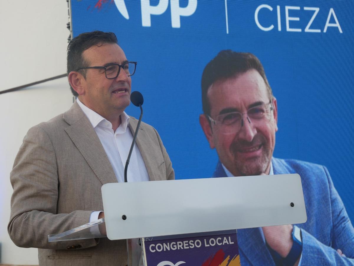Rubio agradeció la colaboración e implicación de quienes le acompañan en su candidatura.