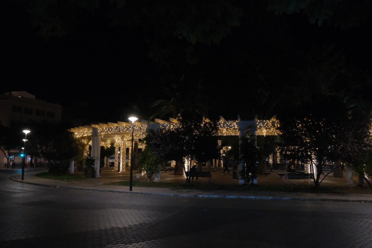 Las fotos de las nuevas luces de Navidad de la plaza de las Columnas de Palma