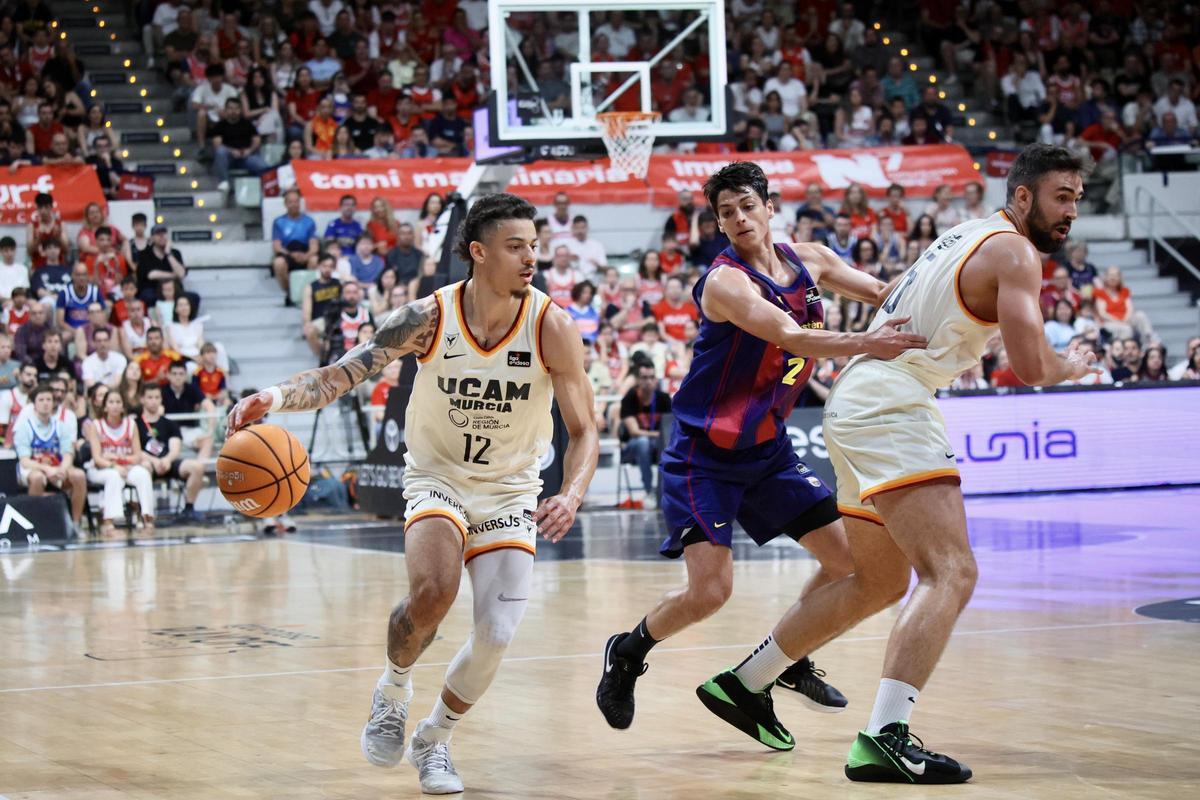 Las mejores imágenes del partido entre el UCAM y el Barcelona