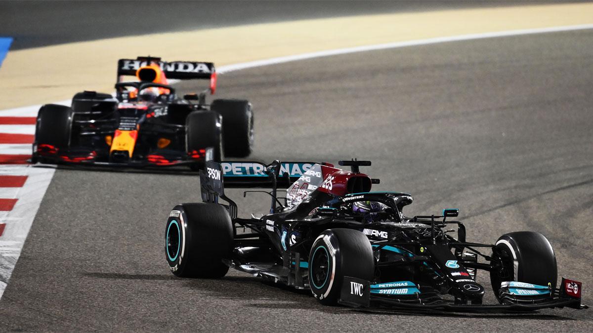 Hamilton , presionado por Verstappen en la carrera de Bahrein