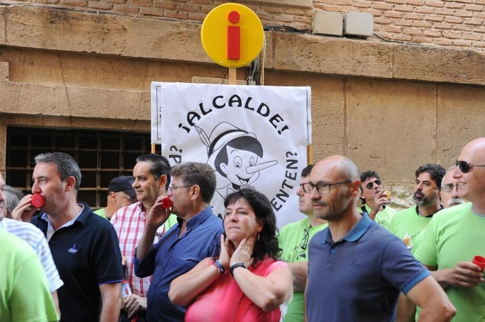 Pleno municipal con protesta