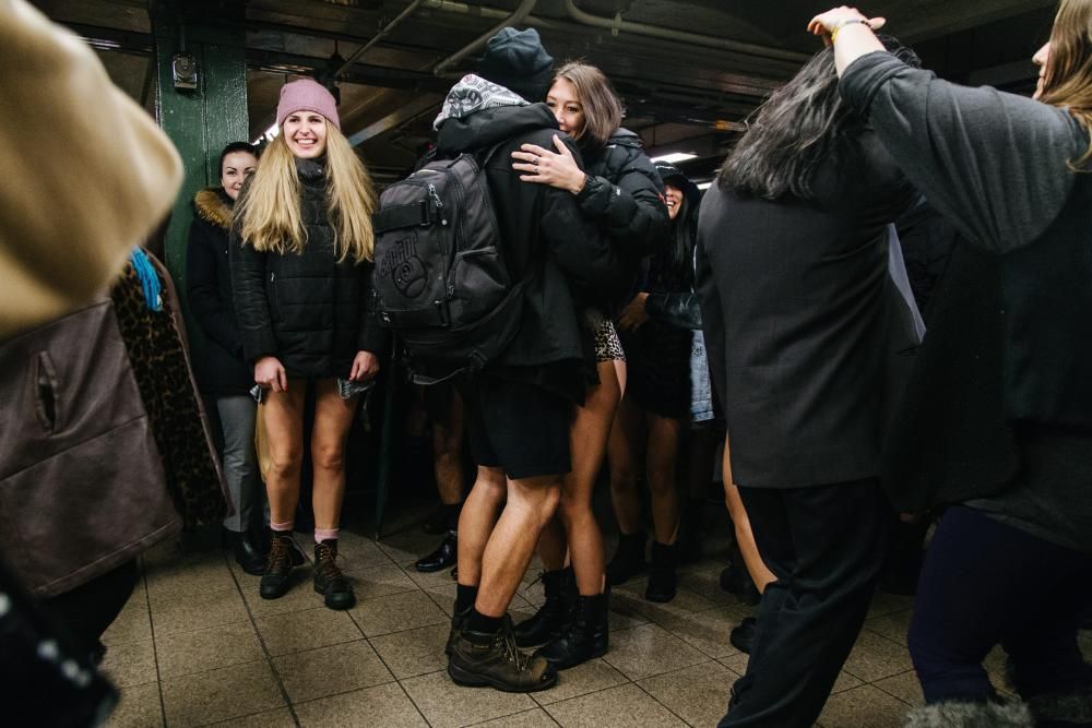 Los neoyorquinos toman el metro sin pantalones