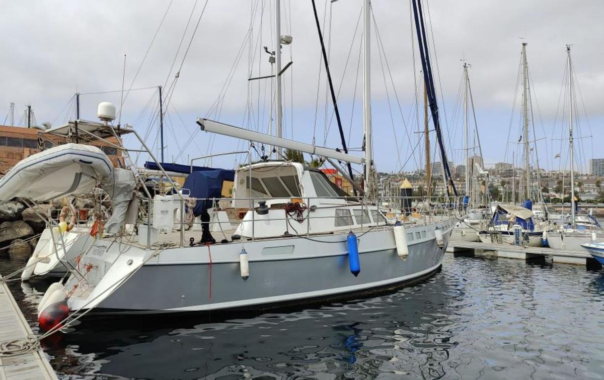 El velero ‘Memo’, atracado en el Muelle Deportivo de Las Palmas de Gran Canaria | | LP/DLP
