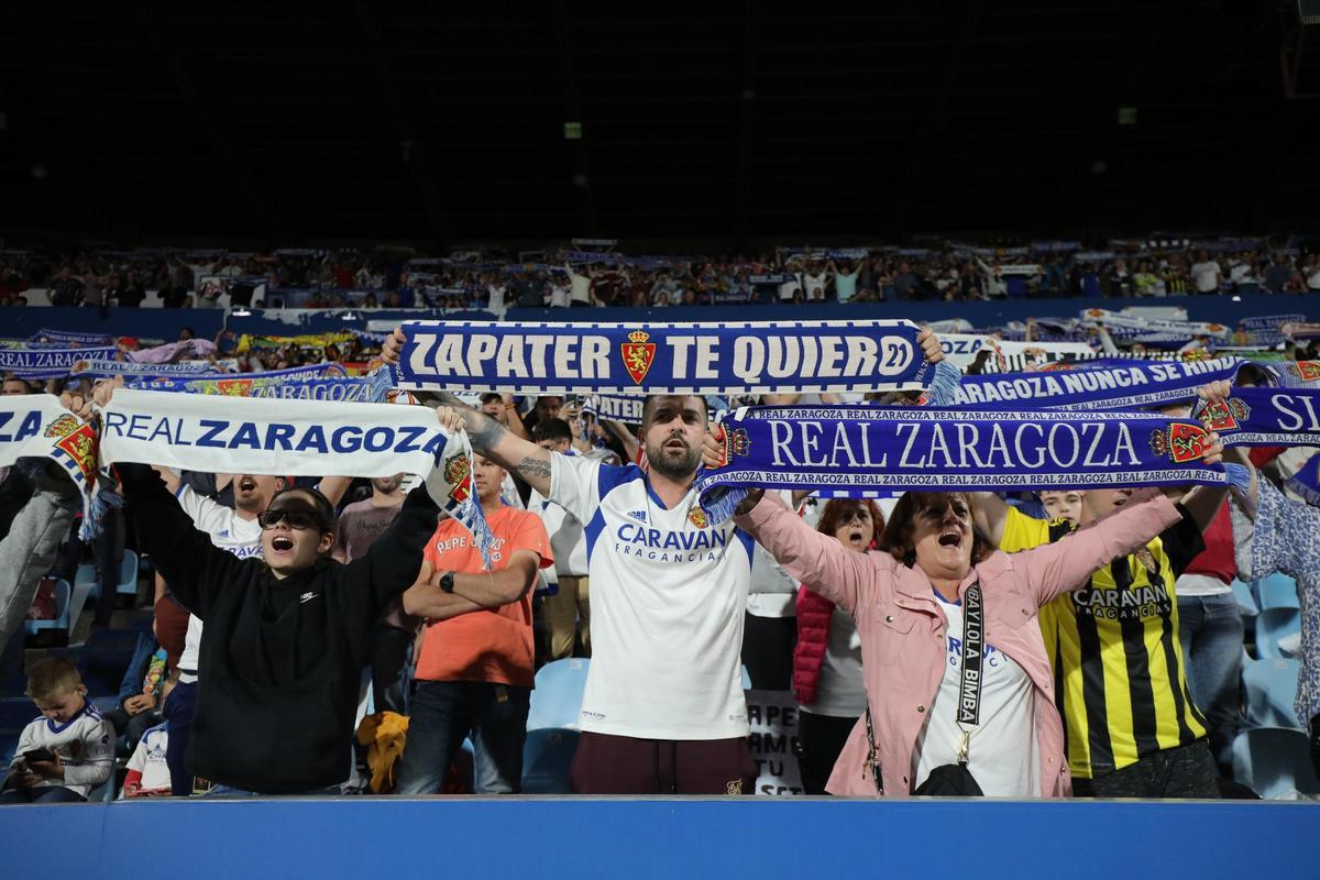 Así ha sido el inolvidable homenaje del zaragocismo a Alberto Zapater