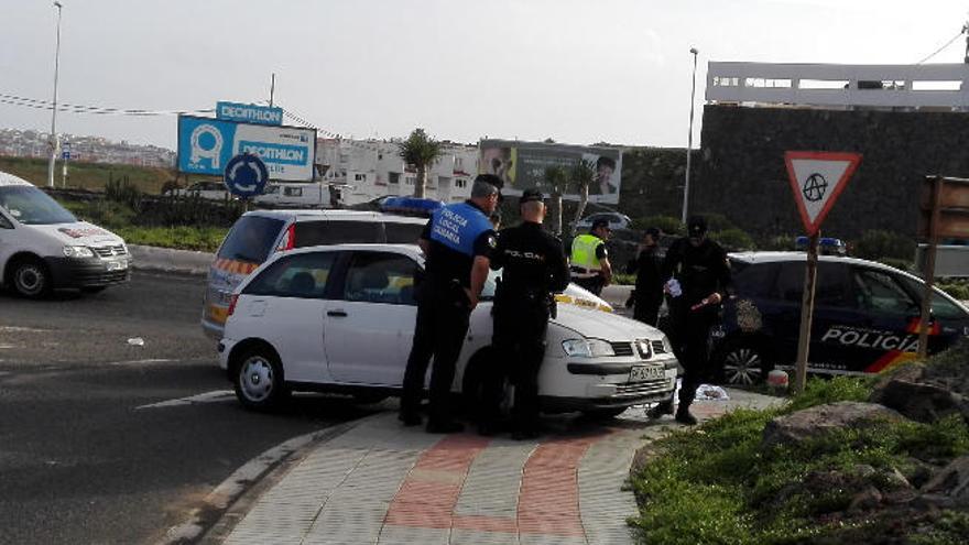 Una empleada de una multinacional muere al volante de su vehículo en Telde