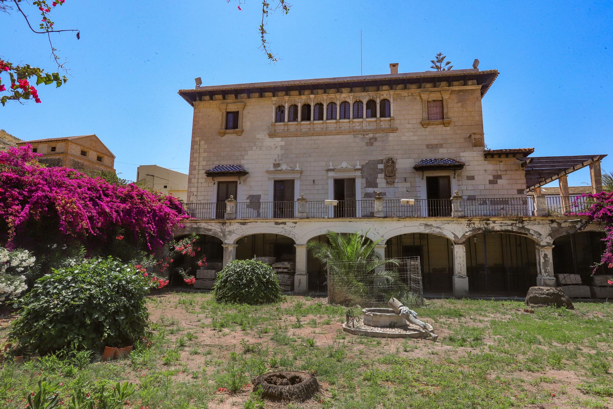 En este lamentable estado está el Palacio de Rubalcava de Orihuela