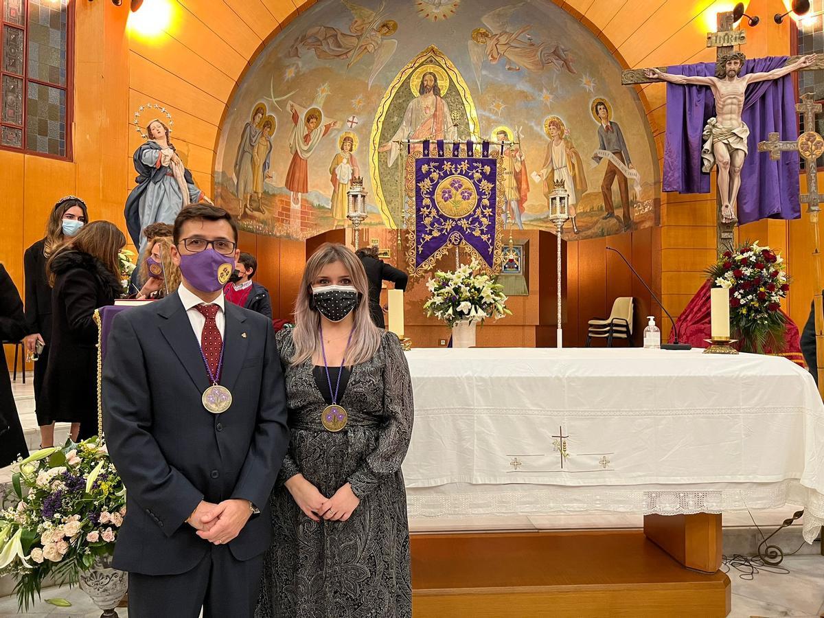 La edil Mari Carmen Sánchez y el hermano mayor de Stabat Mater, Miguel Brugarolas, tras el pregón