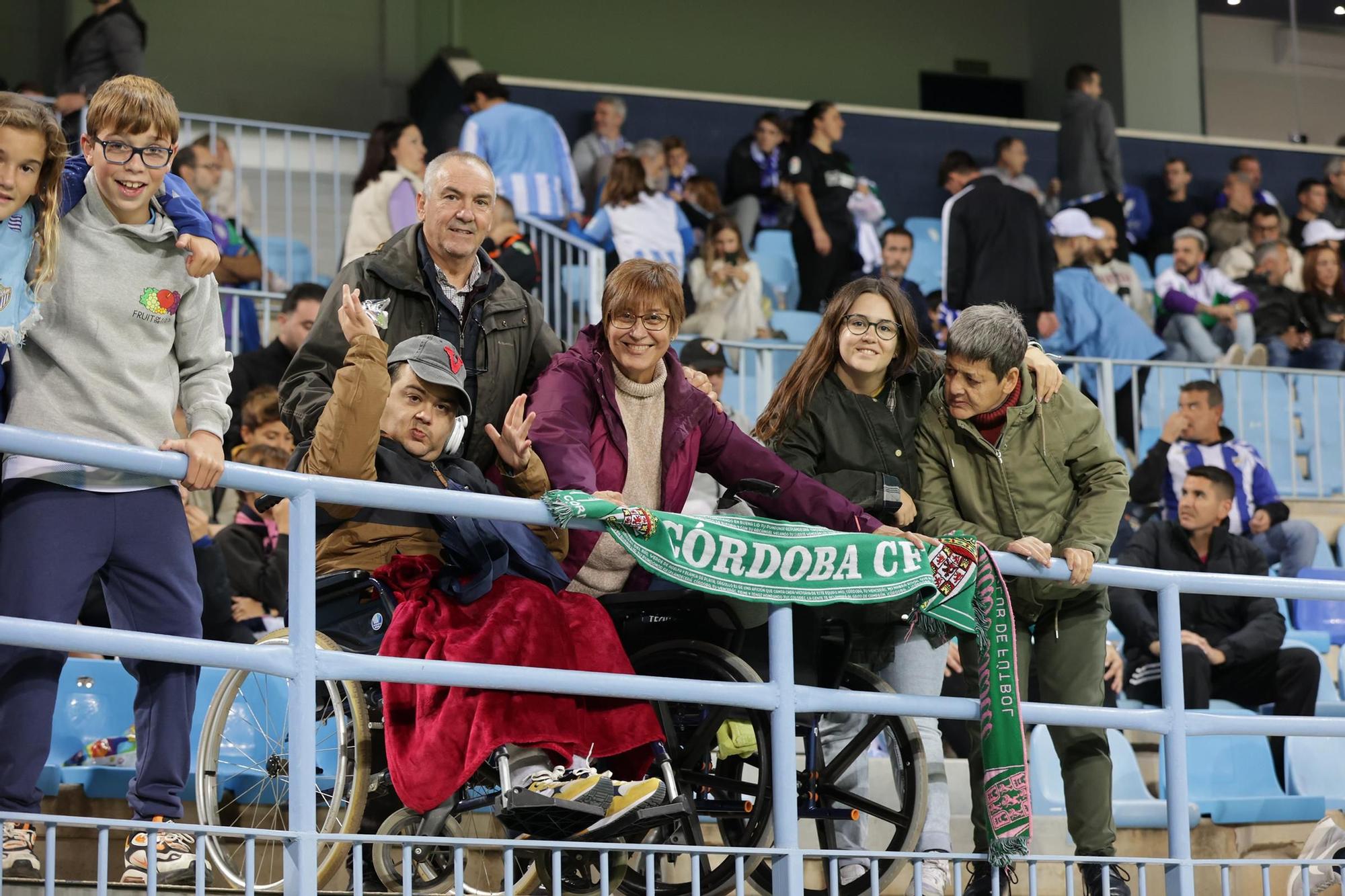 Málaga CF - Córdoba CF | Las imágenes de la afición cordobesista en el derbi en La Rosaleda
