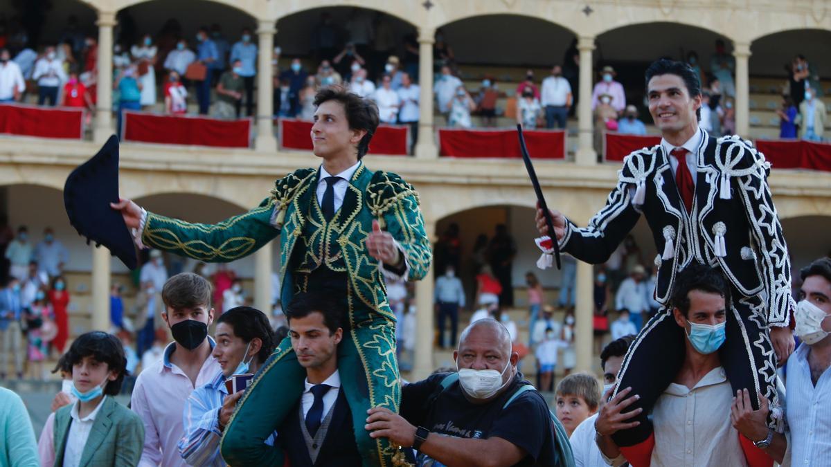 Las imágenes de la corrida goyesca de Ronda, con Roca Rey y Pablo Aguado