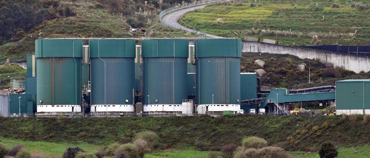 Biodigestores de residuos orgánicos de la planta de tratamiento de Nostián.